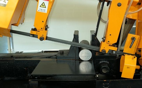 屏山数控带锯床自动送料精度会出现偏差吗？