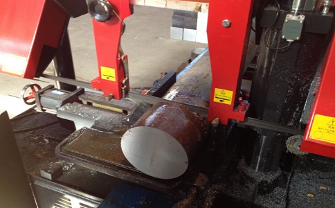 屏山卧式带锯床加工时出现明显振荡如何排查？